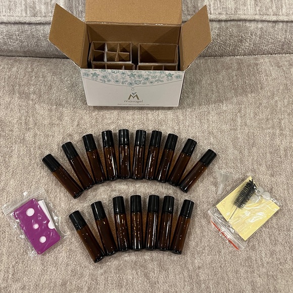 17 Empty 10ml essential oil amber roller bottles - Picture 1 of 8